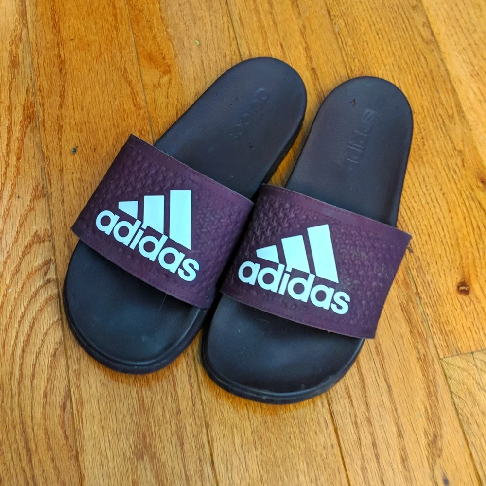 Adidas Plum Sz 6 Slides Sandals